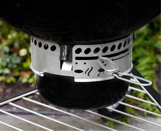 Summit_Kamado_PDP_Features6.webp